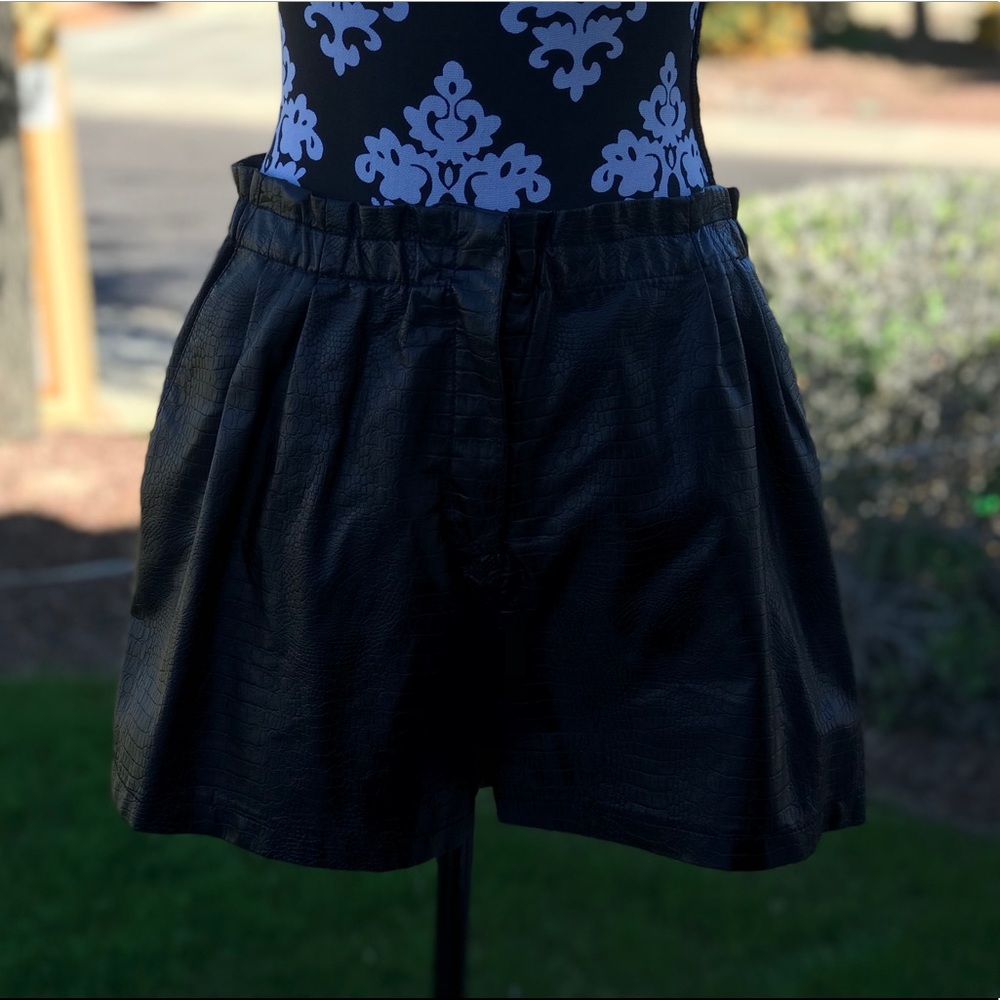 NWT Sparkle & Fade Snakeskin Shorts